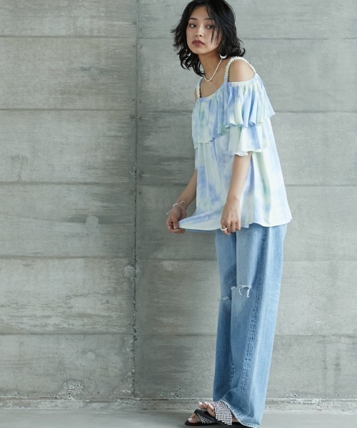 GEVS.(ジェイヴィス)の「<大きいサイズ> ムラ染プリントオフショルフリルブラウス GEVS.(シャツ/ブラウス・レディース・ブルー系/パープル系・4L/LL/5L/L/3L)」の13枚目の写真