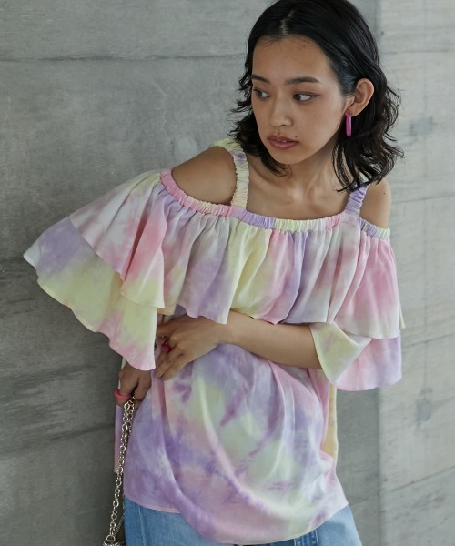 GEVS.(ジェイヴィス)の「<大きいサイズ> ムラ染プリントオフショルフリルブラウス GEVS.(シャツ/ブラウス・レディース・ブルー系/パープル系・4L/LL/5L/L/3L)」の9枚目の写真