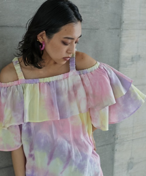 GEVS.(ジェイヴィス)の「<大きいサイズ> ムラ染プリントオフショルフリルブラウス GEVS.(シャツ/ブラウス・レディース・ブルー系/パープル系・4L/LL/5L/L/3L)」の11枚目の写真