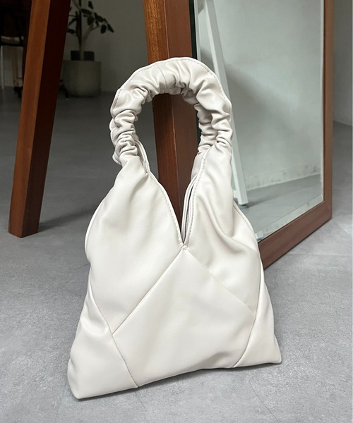 prose verse(プロズヴェール)の「ギャザーハンドル2wayショルダーBAG(ハンドバッグ・レディース・イエロー/ブラック/アイボリー・フリ-)」の1枚目の写真