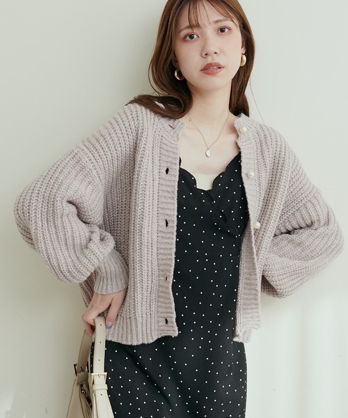 natural couture(ナチュラルクチュール)の「MIX片畦パール釦カーディガン(カーディガン/ボレロ・レディース・ブルー/グレイッシュベージュ/ピンク/チャコール/グリーン・FREE)」の20枚目の写真