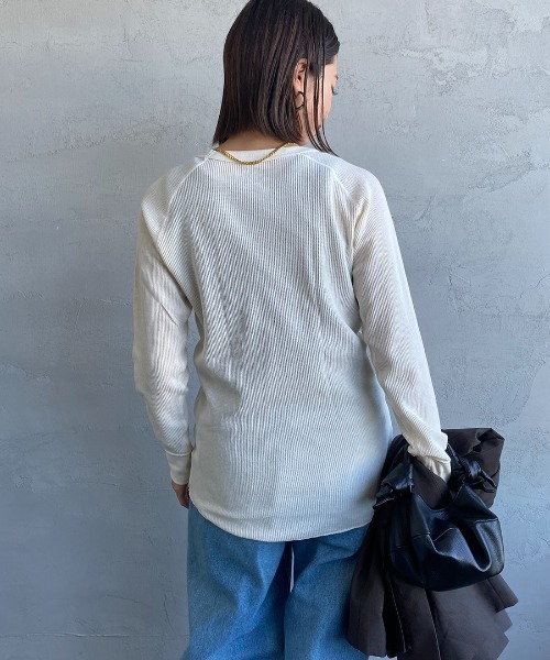 HANES（ヘインズ）の「[HANES/ヘインズ] UNDIES サーマルクルーネックカットソー（Tシャツ/カットソー・レディース・オフホワイト/ブラック/ヘザーグレー/ブラウン・F）」の18枚目の写真