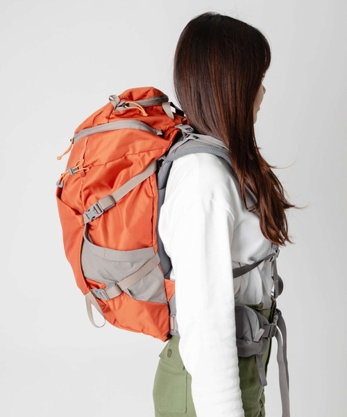 MYSTERY RANCH(ミステリーランチ)の「MYSTERY RANCH COULEE 30 WOMENS ミステリーランチ クーリー 30 リュック(バックパック/リュック・レディース・サーモンピンク/グレー系1・XS/S/M/L)」の9枚目の写真