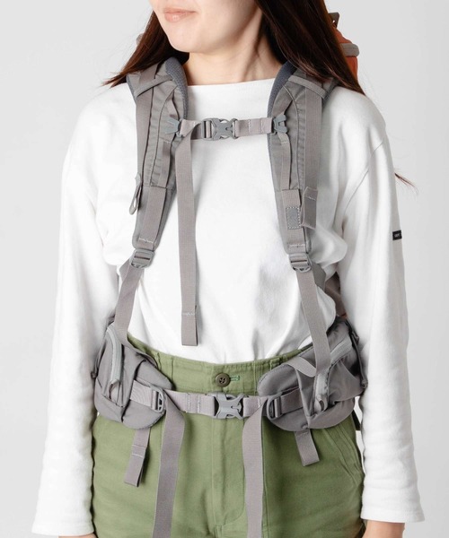 MYSTERY RANCH(ミステリーランチ)の「MYSTERY RANCH COULEE 30 WOMENS ミステリーランチ クーリー 30 リュック(バックパック/リュック・レディース・サーモンピンク/グレー系1・XS/S/M/L)」の10枚目の写真