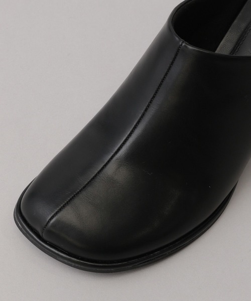 A part by(アパートバイ)の「オブリークヒールミュール(サンダル・レディース・ブラック/オフホワイト・MEDIUM/LARGE)」の14枚目の写真