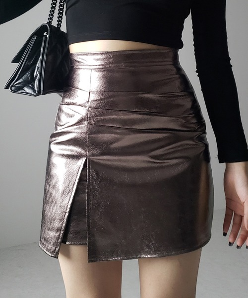 me+em select(ミームセレクト)の「【 3color /4size 】3タックメタリックスリットハイウエストタイトミニスカート / three tuck metallic slit highwaist tight mini skirt ※※(スカート・レディース・チャコール/シルバー/ブラック・MEDIUM/SMALL/LARGE/X-SMALL)」の6枚目の写真