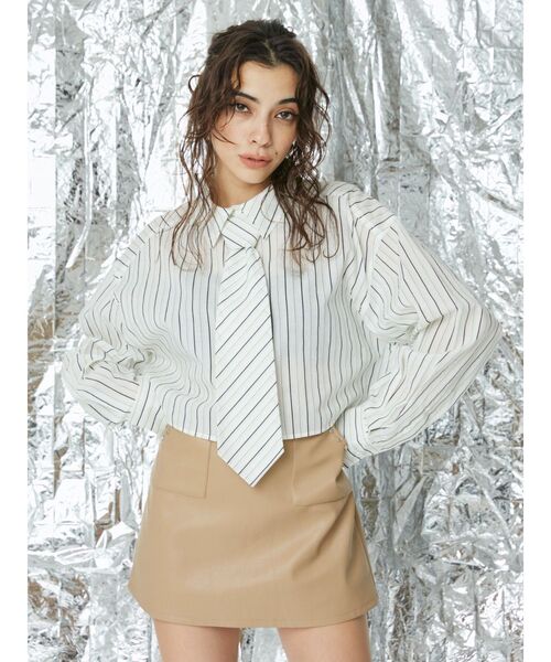 EVRIS（エヴリス）の「ネクタイデザインクロップドシャツ（シャツ/ブラウス・レディース・グリーン/ホワイト・FREE）」の3枚目の写真