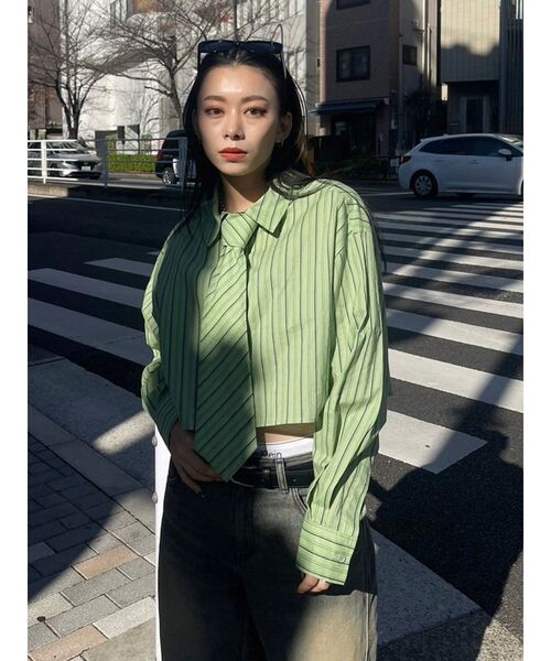 EVRIS（エヴリス）の「ネクタイデザインクロップドシャツ（シャツ/ブラウス・レディース・グリーン/ホワイト・FREE）」の14枚目の写真