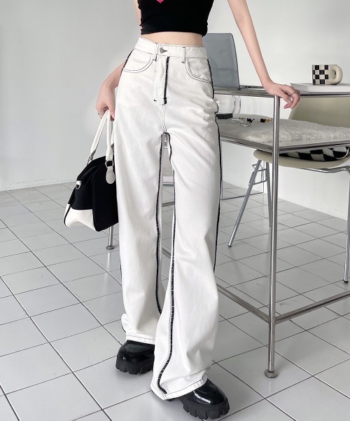 by muni:r(バイ ムニール)の「ラインステッチセミワイドパンツ(その他パンツ・レディース・ブラック/ホワイト・MEDIUM/SMALL)」の7枚目の写真