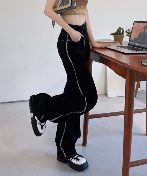 by muni:r(バイ ムニール)の「ラインステッチセミワイドパンツ(その他パンツ・レディース・ブラック/ホワイト・MEDIUM/SMALL)」の20枚目の写真