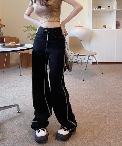 by muni:r(バイ ムニール)の「ラインステッチセミワイドパンツ(その他パンツ・レディース・ブラック/ホワイト・MEDIUM/SMALL)」の11枚目の写真