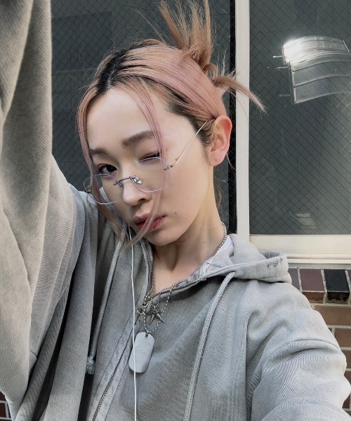 Chikashitsu +（チカシツプラス）の「【Chikashitsu +】square eyeglasses / 【チカシツプラス】スクエアアイグラスメガネ（メガネ・メンズ・シルバー・ONE SIZE）」の7枚目の写真