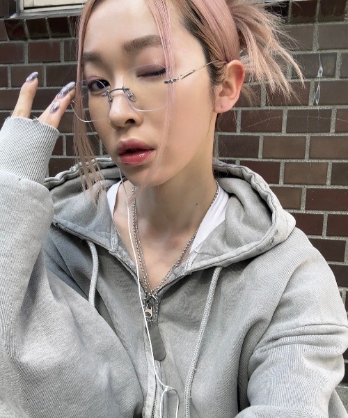 Chikashitsu +（チカシツプラス）の「【Chikashitsu +】square eyeglasses / 【チカシツプラス】スクエアアイグラスメガネ（メガネ・メンズ・シルバー・ONE SIZE）」の8枚目の写真