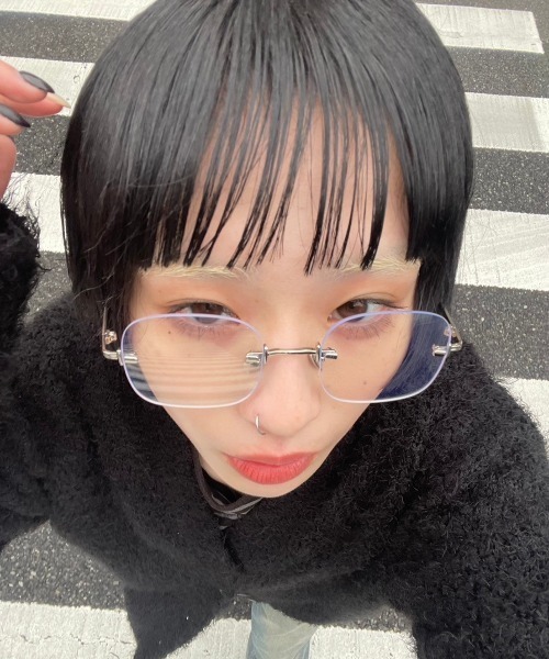 Chikashitsu +（チカシツプラス）の「【Chikashitsu +】square eyeglasses / 【チカシツプラス】スクエアアイグラスメガネ（メガネ・メンズ・シルバー・ONE SIZE）」の10枚目の写真