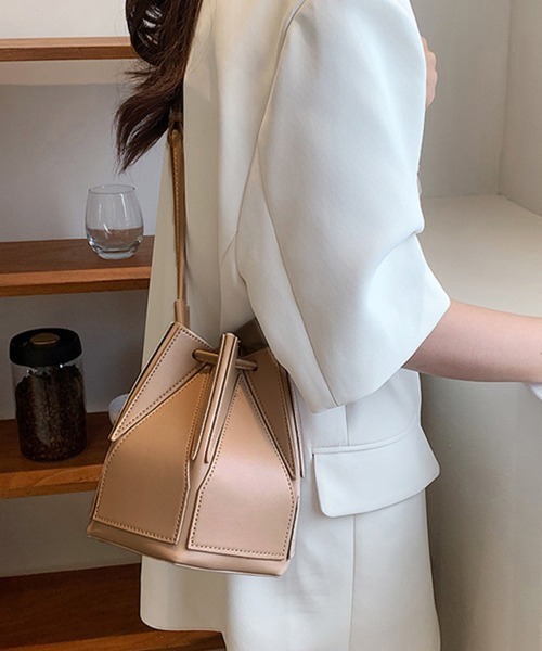 Miniministore(ミニミニストア)の「ショルダーバッグ レディース 巾着バック(ショルダーバッグ・レディース・ブラック×ホワイト/ホワイト/イエロー/ピンクベージュ/ブラック/ホワイト×ブラック・FREE)」の6枚目の写真
