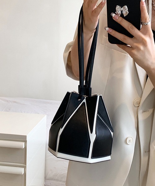 Miniministore(ミニミニストア)の「ショルダーバッグ レディース 巾着バック(ショルダーバッグ・レディース・ブラック×ホワイト/ホワイト/イエロー/ピンクベージュ/ブラック/ホワイト×ブラック・FREE)」の9枚目の写真