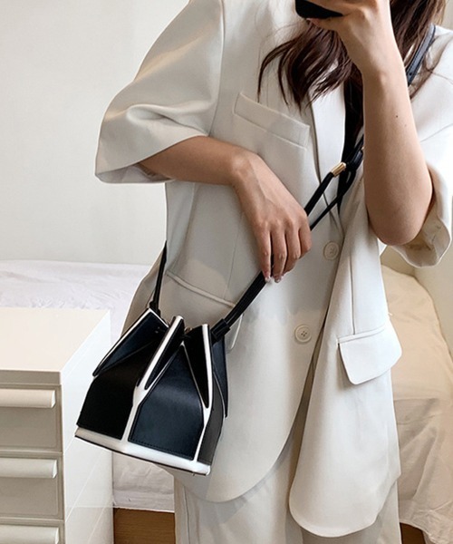 Miniministore(ミニミニストア)の「ショルダーバッグ レディース 巾着バック(ショルダーバッグ・レディース・ブラック×ホワイト/ホワイト/イエロー/ピンクベージュ/ブラック/ホワイト×ブラック・FREE)」の12枚目の写真