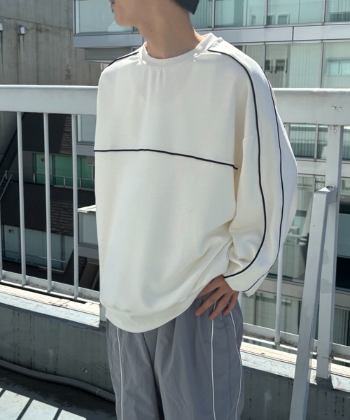 CREARE -LINO-(クレアーレリノ)の「<ユニセックス>ダンボール オーバーサイズ ライン トラック プロオーバー(スウェット・メンズ・ブラック/オフホワイト/ネイビー・M/L)」の5枚目の写真