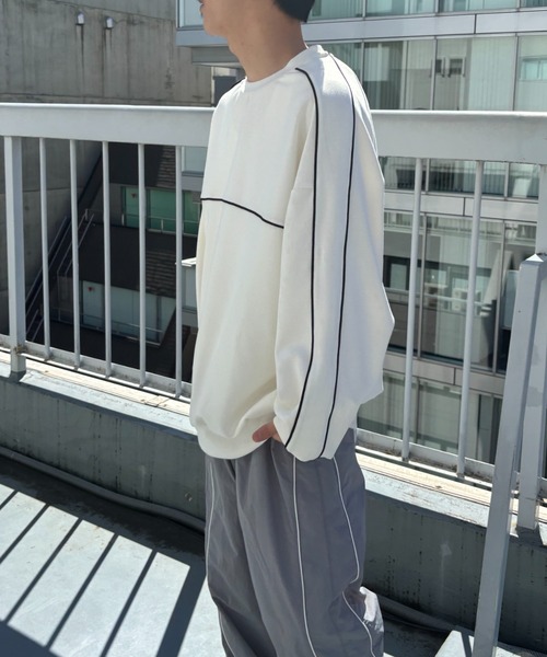 CREARE -LINO-(クレアーレリノ)の「<ユニセックス>ダンボール オーバーサイズ ライン トラック プロオーバー(スウェット・メンズ・ブラック/オフホワイト/ネイビー・M/L)」の7枚目の写真