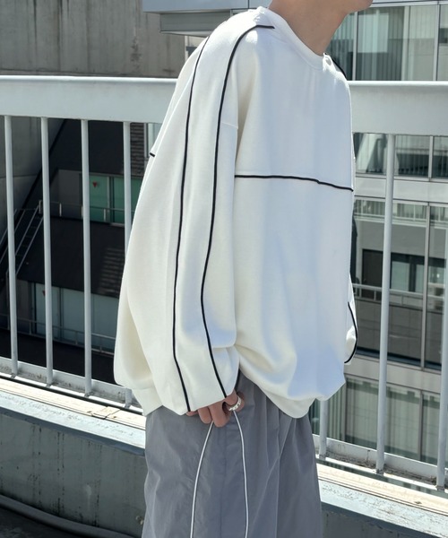 CREARE -LINO-(クレアーレリノ)の「<ユニセックス>ダンボール オーバーサイズ ライン トラック プロオーバー(スウェット・メンズ・ブラック/オフホワイト/ネイビー・M/L)」の9枚目の写真