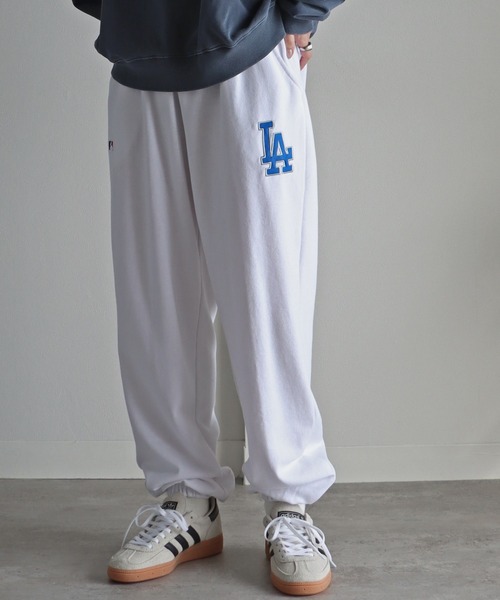 MLB（メジャーリーグベースボール）の「ＭＬＢワッペン刺繍ロゴスウェットパンツ（スウェットパンツ・レディース・グリーン/ネイビー/ホワイト/ブラック/ライトグレー・M/XL/L）」の2枚目の写真