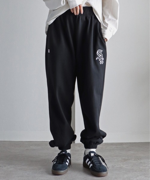 MLB（メジャーリーグベースボール）の「ＭＬＢワッペン刺繍ロゴスウェットパンツ（スウェットパンツ・レディース・グリーン/ネイビー/ホワイト/ブラック/ライトグレー・M/XL/L）」の3枚目の写真