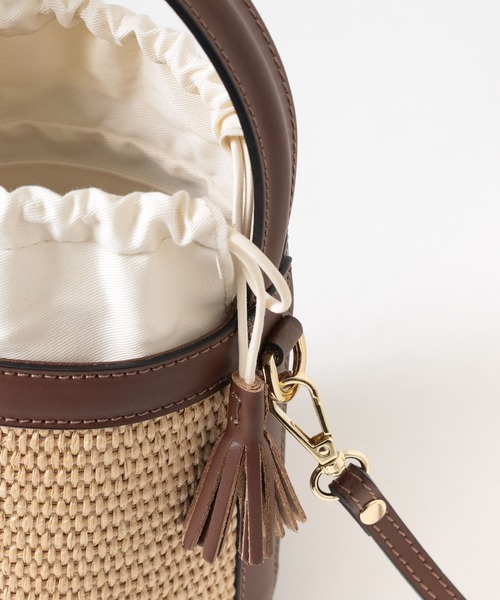 URBAN RESEARCH（アーバンリサーチ）の「ラフィアバケットバッグ（かごバッグ・レディース・ブラウン/ブラック・-）」の3枚目の写真