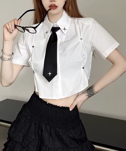 .KOM(ドットコム)の「A'GEM/9 × .kom 『.KOM/ドットケーオーエム』 クロップネクタイシャツ(シャツ/ブラウス・レディース・ホワイト・M)」の3枚目の写真