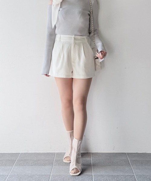 お値下げtrefle +1 タックショートパンツ　新品未使用タグ付き タックショートパンツ | Bottoms,ショート | | TREFLE＋1