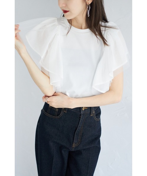 &. NOSTALGIA(アンドドットノスタルジア)の「【ZOZO限定】フラッフィーフリルトップス(Tシャツ/カットソー・レディース・オフホワイト/ブラック・M)」の2枚目の写真
