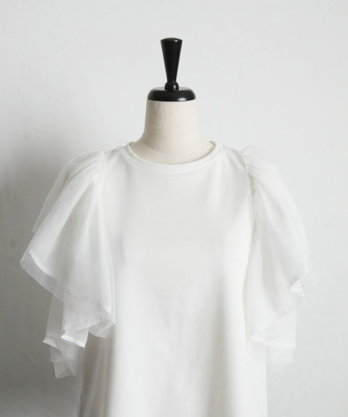 &. NOSTALGIA(アンドドットノスタルジア)の「【ZOZO限定】フラッフィーフリルトップス(Tシャツ/カットソー・レディース・オフホワイト/ブラック・M)」の5枚目の写真