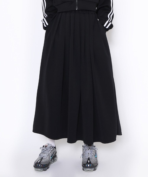 PUNYUS（プニュズ）の「トラックフレアロングスカート（スカート・レディース・グレー/ブラック/パープル・1/2/3/4）」の9枚目の写真