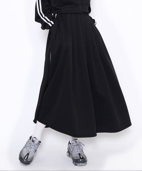 PUNYUS（プニュズ）の「トラックフレアロングスカート（スカート・レディース・グレー/ブラック/パープル・1/2/3/4）」の10枚目の写真