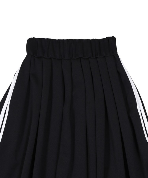 PUNYUS（プニュズ）の「トラックフレアロングスカート（スカート・レディース・グレー/ブラック/パープル・1/2/3/4）」の16枚目の写真