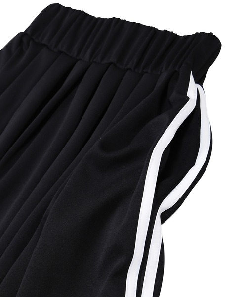 PUNYUS（プニュズ）の「トラックフレアロングスカート（スカート・レディース・グレー/ブラック/パープル・1/2/3/4）」の17枚目の写真