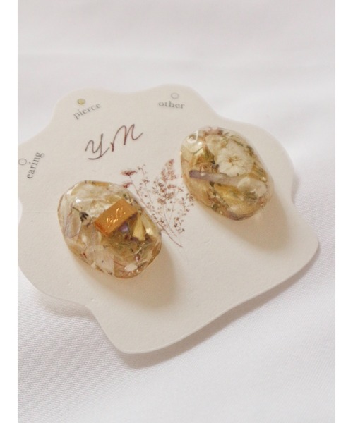 tone(トーン)の「【YM】アンティーク風 お花レジン サージカルステンレス(MA)(ピアス(両耳用)・レディース・ゴールド・FREE)」の2枚目の写真