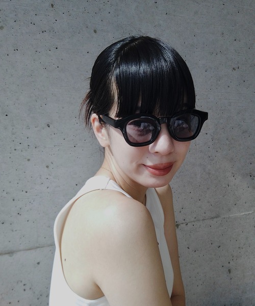 y/m by RIKA(イムバイリカ)の「Shades r01(サングラス・レディース・ブラック・FREE)」の2枚目の写真