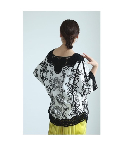 Sawa a la mode(サワアラモード)の「サークル刺繍レースのドルマンシャツブラウス(シャツ/ブラウス・レディース・ホワイト/ブラック・FREE)」の8枚目の写真
