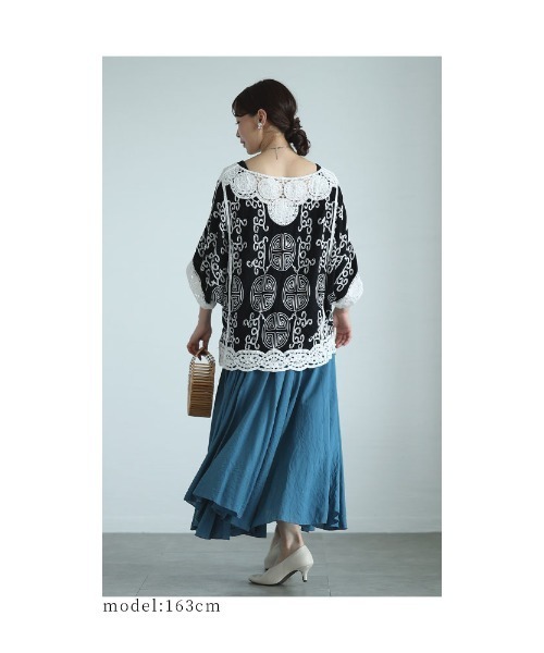 Sawa a la mode(サワアラモード)の「サークル刺繍レースのドルマンシャツブラウス(シャツ/ブラウス・レディース・ホワイト/ブラック・FREE)」の17枚目の写真