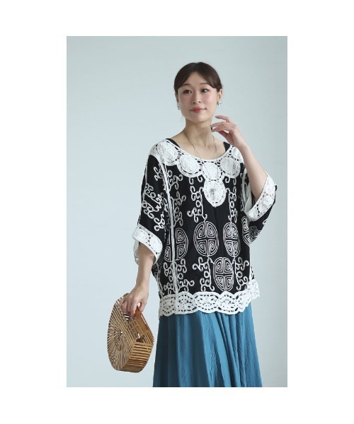 Sawa a la mode(サワアラモード)の「サークル刺繍レースのドルマンシャツブラウス(シャツ/ブラウス・レディース・ホワイト/ブラック・FREE)」の18枚目の写真