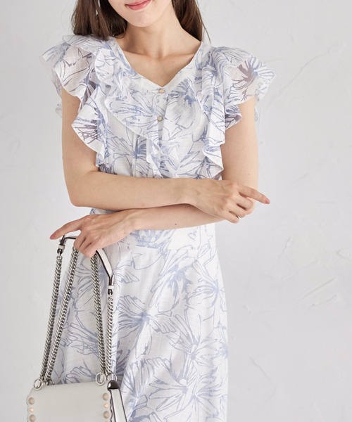 tocco closet(トッコ クローゼット)の「【S・Mサイズ展開】フラワーチェックレースラッフルフリルブラウス(シャツ/ブラウス・レディース・ピンク/オフホワイト/ブルー・M/S)」の14枚目の写真
