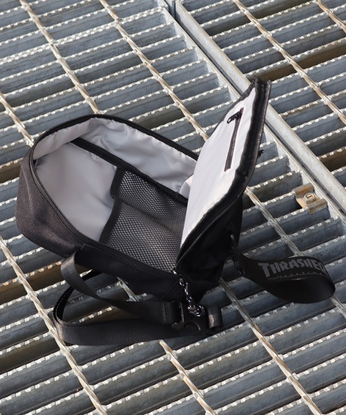 THRASHER（スラッシャー）の「【THRASHER/スラッシャー】カナビラキーホルダー付き ミニショルダーバッグ/ショルダーバッグ（ショルダーバッグ・メンズ・ブラック・FREE）」の6枚目の写真