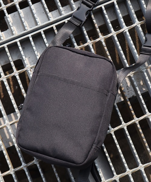 THRASHER（スラッシャー）の「【THRASHER/スラッシャー】カナビラキーホルダー付き ミニショルダーバッグ/ショルダーバッグ（ショルダーバッグ・メンズ・ブラック・FREE）」の8枚目の写真