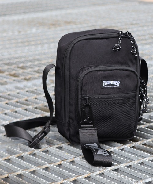 THRASHER（スラッシャー）の「【THRASHER/スラッシャー】カナビラキーホルダー付き ミニショルダーバッグ/ショルダーバッグ（ショルダーバッグ・メンズ・ブラック・FREE）」の10枚目の写真