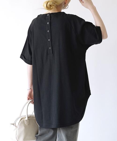 e-zakkamania stores(イーザッカマニアストアーズ)の「バックヘンリー テールヘムプルオーバー(Tシャツ/カットソー・レディース・ブラック/ベージュ/ライトグリーン・M)」の2枚目の写真