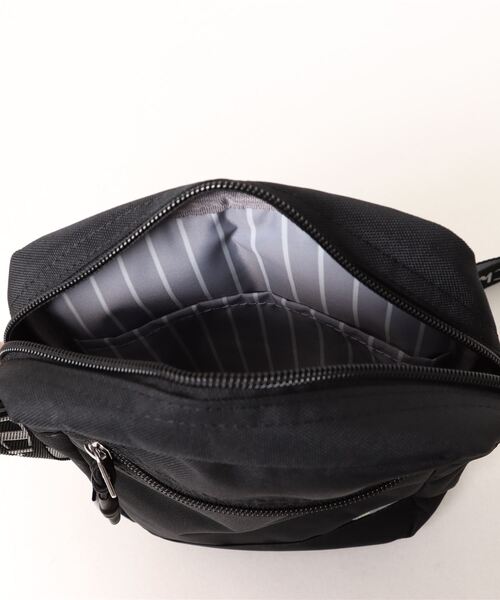 Champion(チャンピオン)の「champion/チャンピオン ショルダーバッグ エスター No.63881(ショルダーバッグ・メンズ・ネイビー/サンドベージュ/ブラック・FREE)」の20枚目の写真