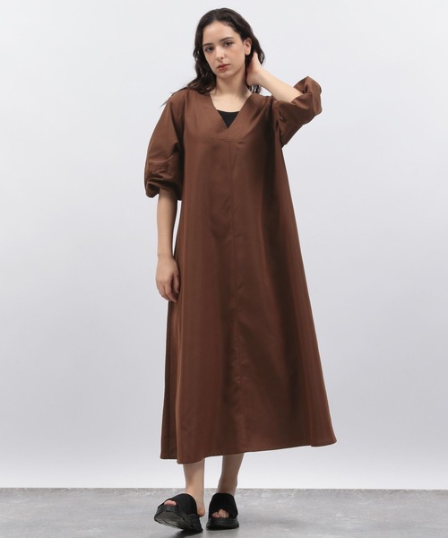 LAKOLE（ラコレ）の「袖ボリュームワンピース / 142630（ワンピース・レディース・ブラック/ベージュ/ブラウン・SMALL/MEDIUM）」の2枚目の写真