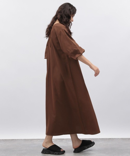 LAKOLE（ラコレ）の「袖ボリュームワンピース / 142630（ワンピース・レディース・ブラック/ベージュ/ブラウン・SMALL/MEDIUM）」の17枚目の写真