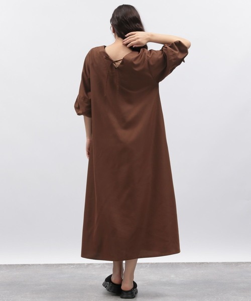 LAKOLE（ラコレ）の「袖ボリュームワンピース / 142630（ワンピース・レディース・ブラック/ベージュ/ブラウン・SMALL/MEDIUM）」の16枚目の写真