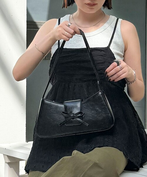 fredy emue(フレディエミュ)の「リボンフラップダブルハンドルバッグ(ハンドバッグ・レディース・ブラック/レッド/シルバー・FREE)」の19枚目の写真